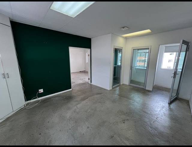 275M² OFFICE TO LET IN FERNDALE